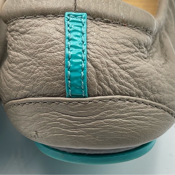 Taupe Tieks size 7 Classic Leather Ballet Flats - Picture 2 of 13